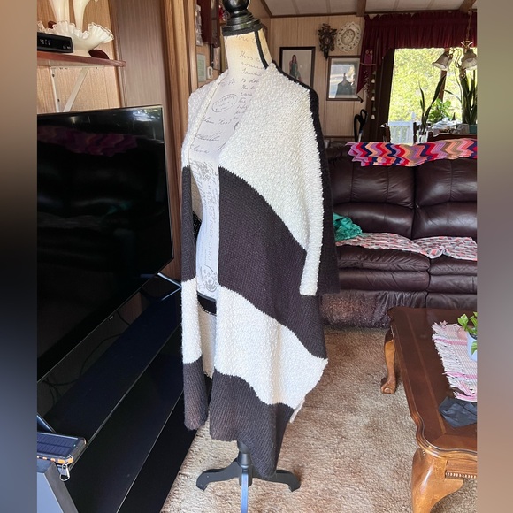 Anthropology Mixed Stripes Kimono one size black and white striped. - Picture 13 of 16